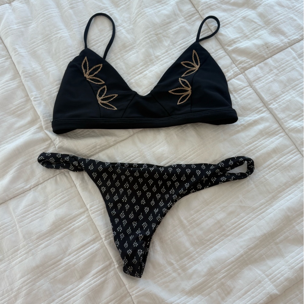 Benoa Swim BLACK EMBROIDERED TOP